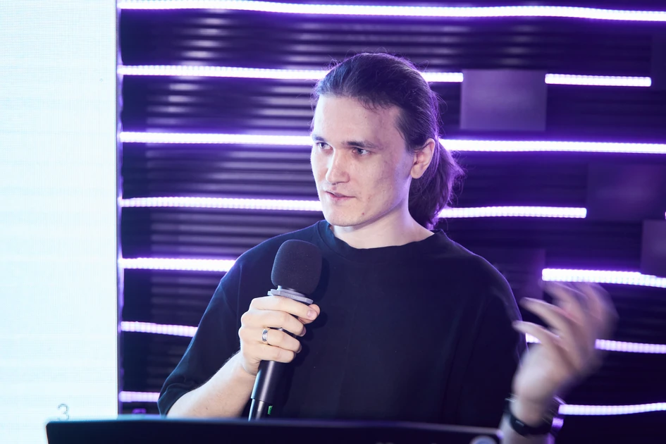 Ментор, Женя Кучерявый